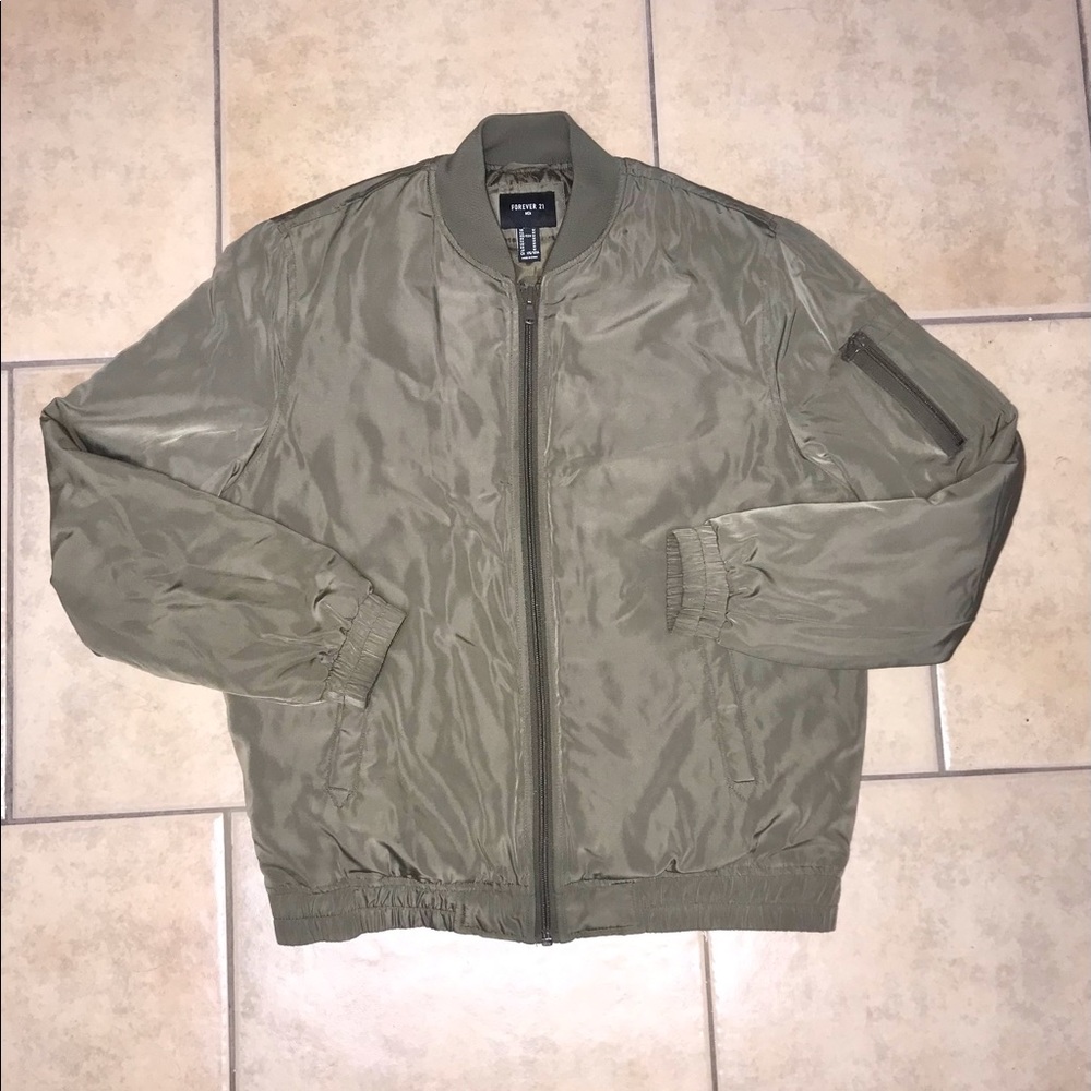 🎁NWOT FOREVER 21 Bomber Jacket🎁